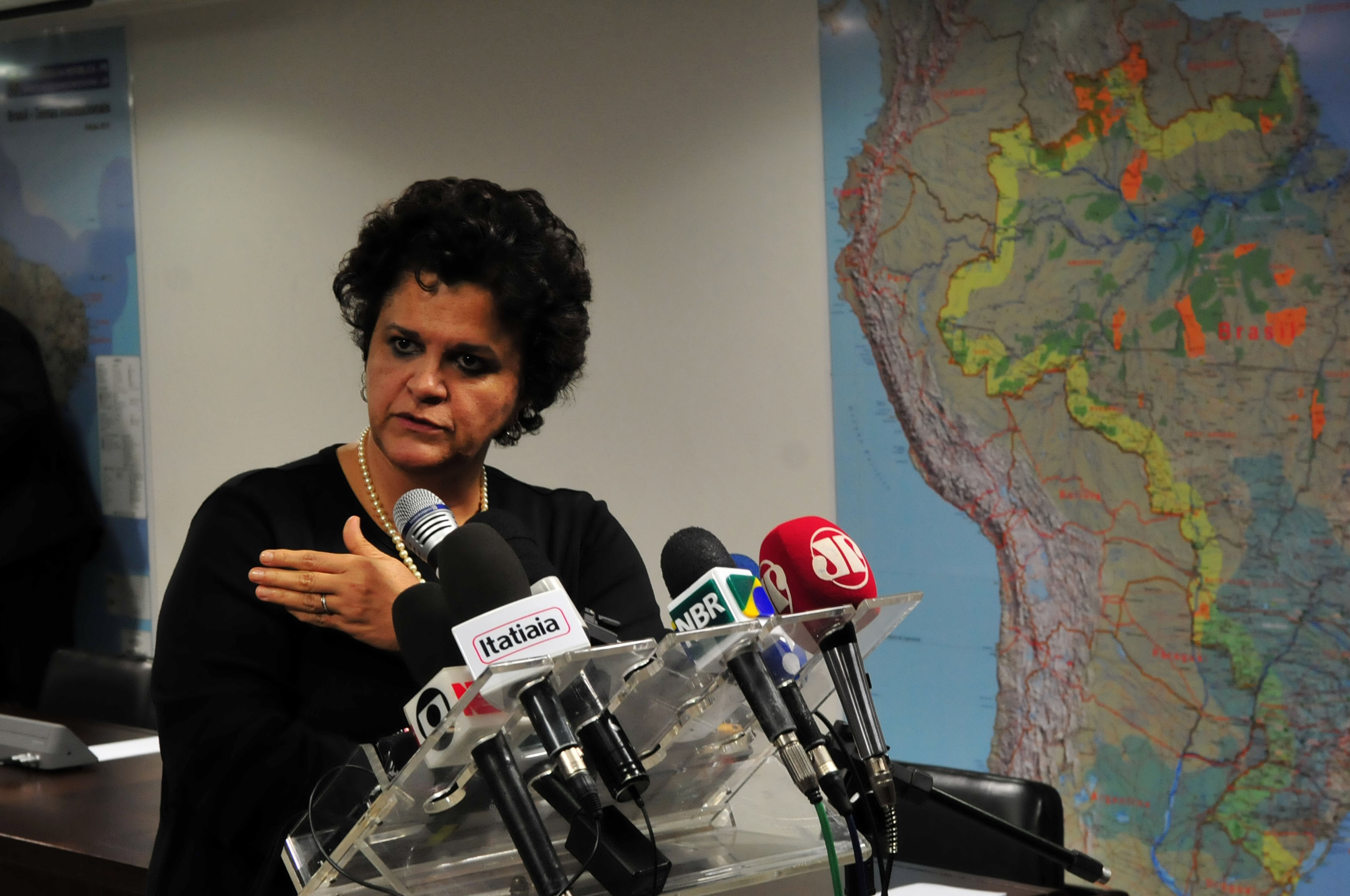 Governo federal anuncia plano de recuperação do rio Doce