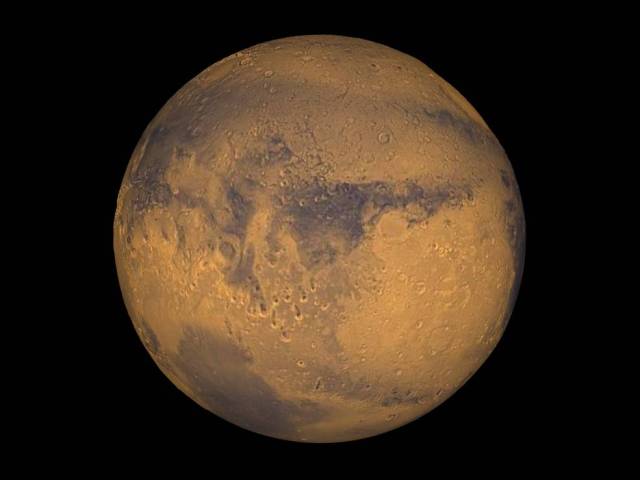 NASA encontra vestígios de água fluida em Marte
